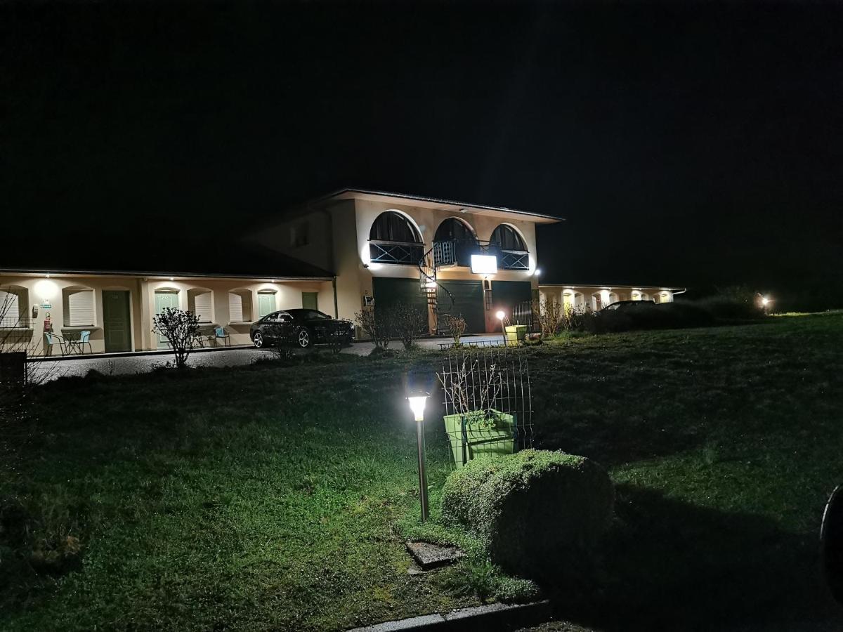 Logis Hotel- Restaurant La Haie Des Vignes Seminaires Et Evenementiel Allain Екстериор снимка