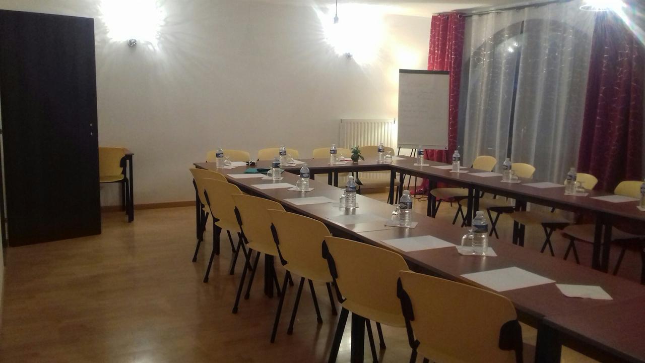 Logis Hotel- Restaurant La Haie Des Vignes Seminaires Et Evenementiel Allain Екстериор снимка