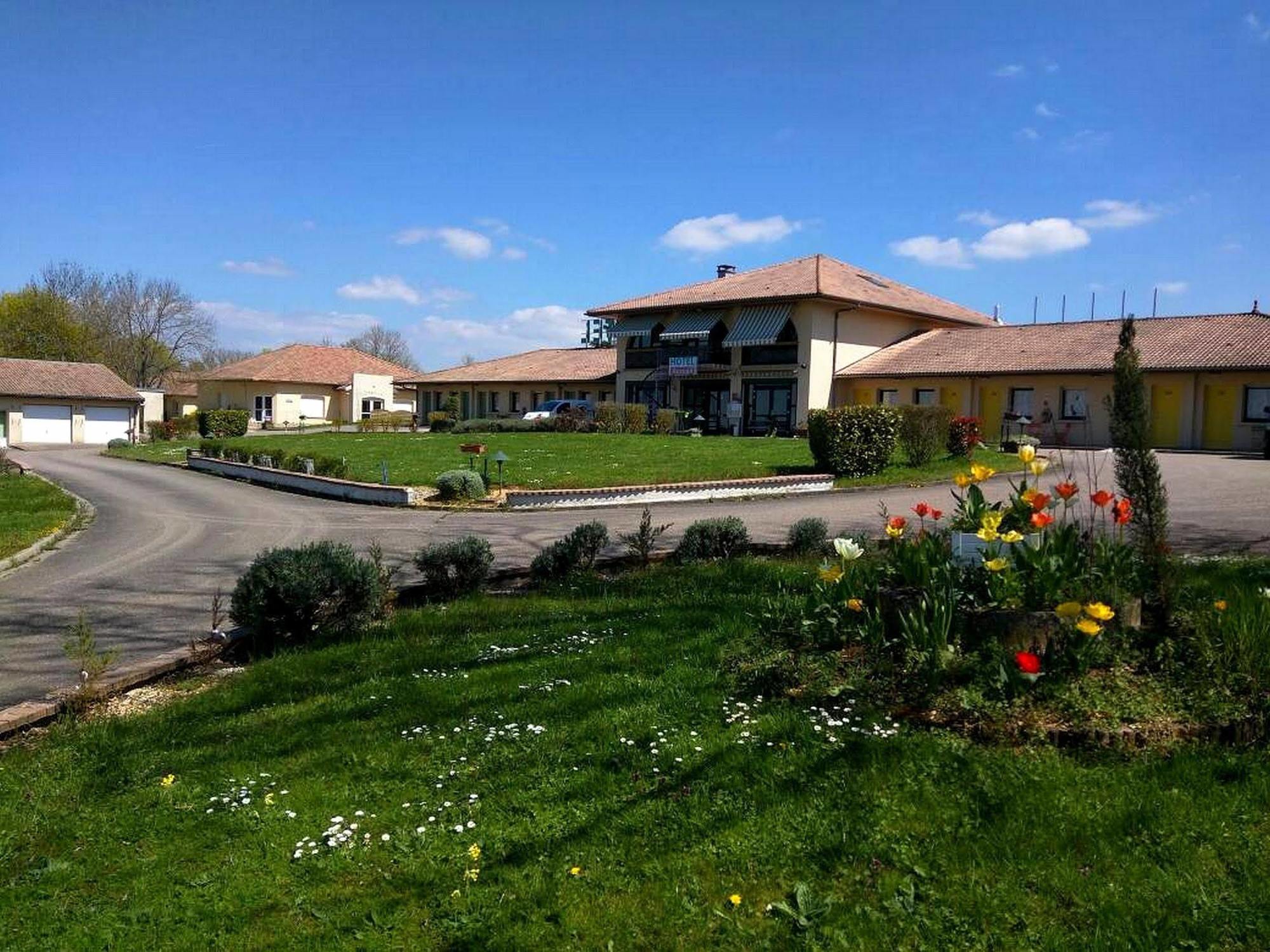 Logis Hotel- Restaurant La Haie Des Vignes Seminaires Et Evenementiel Allain Екстериор снимка