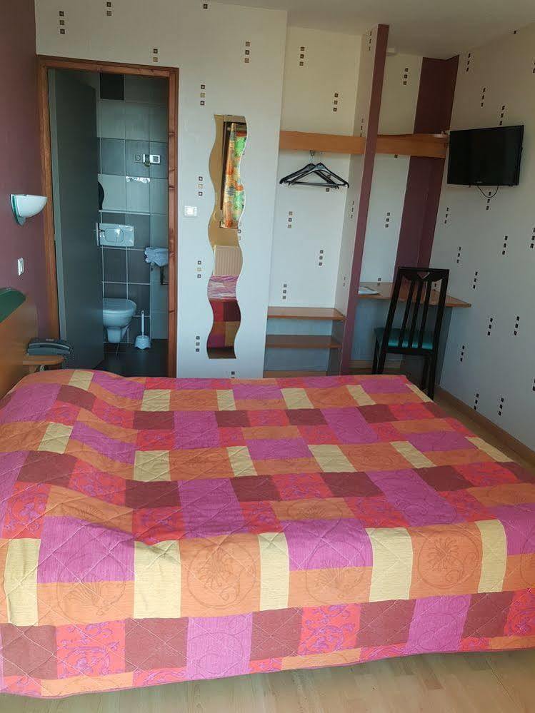 Logis Hotel- Restaurant La Haie Des Vignes Seminaires Et Evenementiel Allain Екстериор снимка